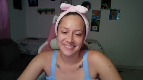 Snapshot of hot_mommymia chatting on May 2026 10:29:01 PM Mia online show from May 2026 10:29:01 PM