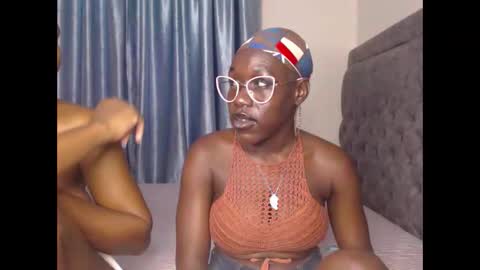 Hot petite online show from October 2025 06:42:02 PM