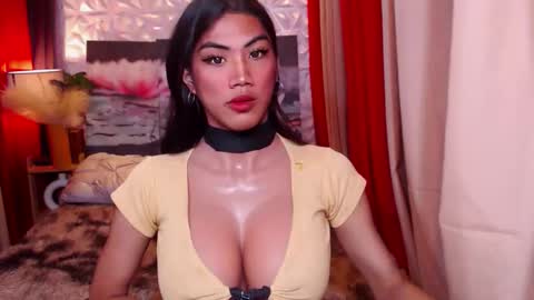 Julli Anna online show from November 2025 10:13:02 AM