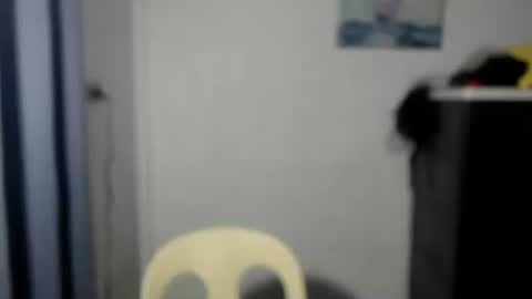 Snapshot of hot_precious_nikki chatting on December 2025 11:00:02 PM Nikki online show from December 2025 11:00:02 PM