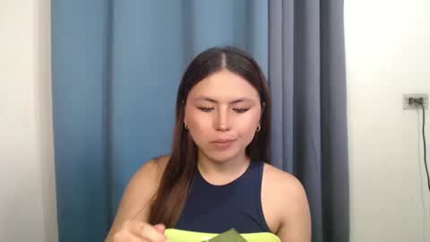 Snapshot of hot_precious_nikki chatting on February 2026 02:43:01 AM Nikki online show from February 2026 02:43:01 AM