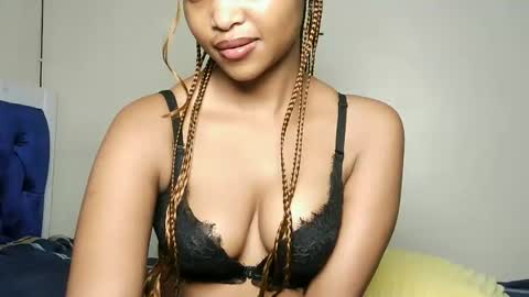 Snapshot of hot_sexy_babe chatting on June 2026 12:28:01 AM Bellah online show from June 2026 12:28:01 AM