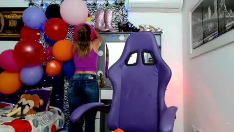 Snapshot of hot_sexy_bunny chatting on June 2026 01:35:01 PM hot sexy bunny online show from June 2026 01:35:01 PM