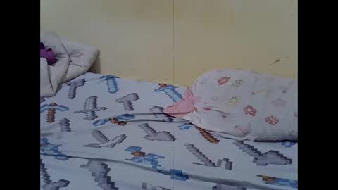 Snapshot of hot_shannia chatting on May 2026 03:40:01 PM hot_shannia online show from May 2026 03:40:01 PM