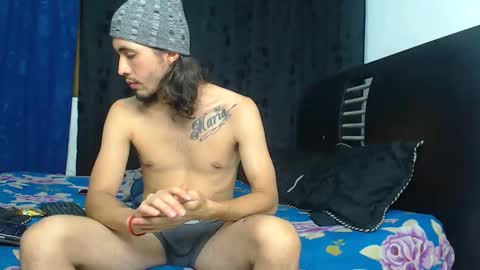 Hot Sharks   online show from November 2025 04:07:02 AM