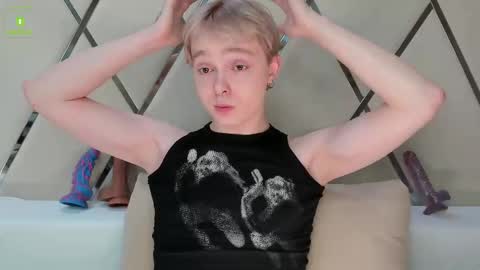 hot_twinkboy online show from February 2025 03:56:01 PM