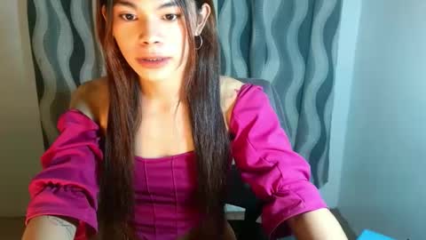 Snapshot of hot_yanna143 chatting on April 2026 10:53:02 AM Yanna online show from April 2026 10:53:02 AM