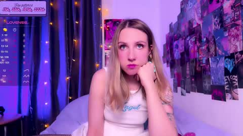 Snapshot of hotarutomo chatting on February 2025 08:39:01 PM  Next stream 28112024 8 GMT 3 online show from February 2025 08:39:01 PM