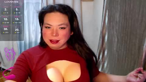 Snapshot of hotasian_mama chatting on October 2025 08:03:01 AM Grace online show from October 2025 08:03:01 AM