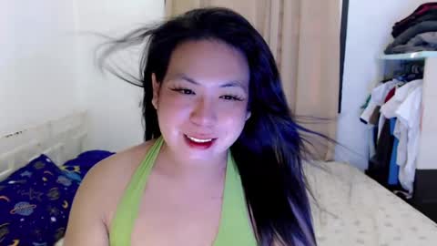 Snapshot of hotasian_mama chatting on June 2026 06:34:02 AM Grace online show from June 2026 06:34:02 AM