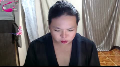 Snapshot of hotasian_mama chatting on July 2026 08:19:01 AM Grace online show from July 2026 08:19:01 AM