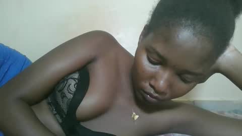 Snapshot of hotbabbee chatting on December 2025 07:18:01 PM love online show from December 2025 07:18:01 PM