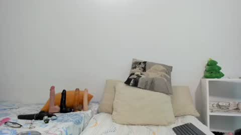 Snapshot of hotblonde47 chatting on December 2025 12:14:02 PM HotBlonde47 online show from December 2025 12:14:02 PM