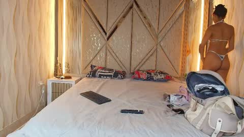 hotcouple_222 online show from April 2026 01:27:01 PM