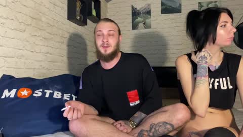 YounHotCouple online show from December 2024 01:45:02 PM