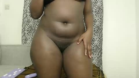 Hotcurvykeisha online show from November 2025 04:45:02 AM