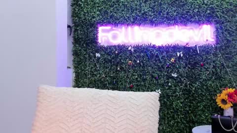 hotfallingdevil online show from December 2025 06:10:02 AM