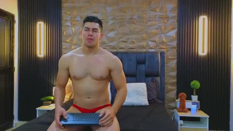 felipe  marcello online show from January 2025 08:33:01 PM