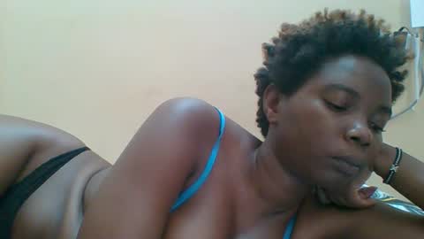 Queen online show from November 2025 08:01:02 AM