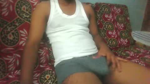 hotguyy001 online show from March 2026 04:14:02 AM