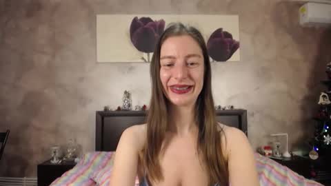 Lia   online show from December 2025 07:53:02 PM