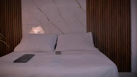 hotlovestory online show from April 2026 12:20:01 PM