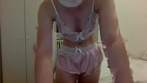 Snapshot of hotluna12 chatting on June 2026 11:34:01 AM hotluna12 online show from June 2026 11:34:01 AM