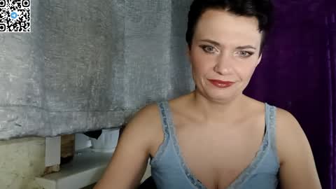 Snapshot of hotmamaqueen234 chatting on April 2026 07:14:01 PM hotmamaqueen234 online show from April 2026 07:14:01 PM