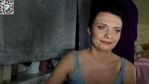 Snapshot of hotmamaqueen234 chatting on April 2026 09:39:33 PM hotmamaqueen234 online show from April 2026 09:39:33 PM