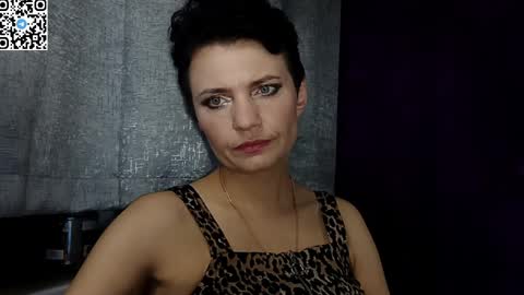 Snapshot of hotmamaqueen234 chatting on May 2026 07:52:02 PM hotmamaqueen234 online show from May 2026 07:52:02 PM