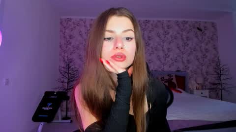 Snapshot of hotmolly_ chatting on February 2026 02:11:02 PM hotmolly_ online show from February 2026 02:11:02 PM