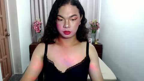 hotsiren101 online show from December 2025 06:59:01 PM