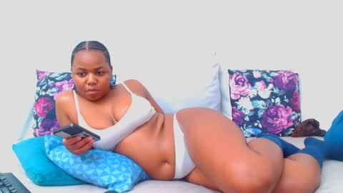 hotsmalltitsx online show from September 2025 11:07:01 PM