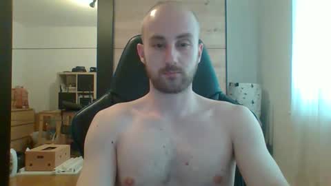 Snapshot of hotswissboy98 chatting on May 2026 01:39:02 PM hotswissboy98 online show from May 2026 01:39:02 PM