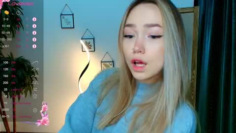 Snapshot of hottease_pvt chatting on December 2024 08:12:01 AM hello Im Eva online show from December 2024 08:12:01 AM