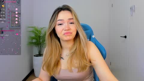 Snapshot of hottease_pvt chatting on January 2025 05:16:02 AM hello Im Eva online show from January 2025 05:16:02 AM