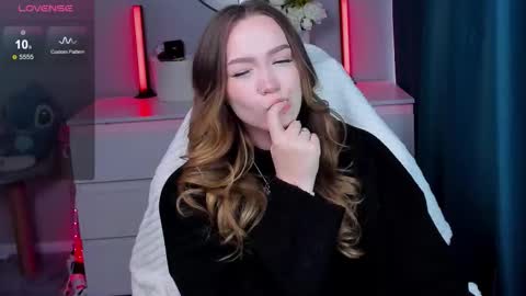 Snapshot of hottease_pvt chatting on October 2025 07:28:01 AM hello Im Eva online show from October 2025 07:28:01 AM