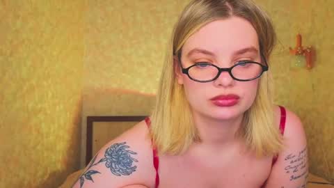 Snapshot of hottie_jane chatting on June 2026 04:22:01 PM Jane online show from June 2026 04:22:01 PM