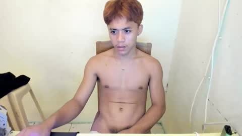 Snapshot of hottie_migs chatting on May 2026 05:10:02 PM hottie_migs online show from May 2026 05:10:02 PM