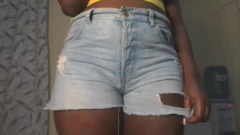 Snapshot of hottie_vera chatting on May 2026 08:08:02 AM vera online show from May 2026 08:08:02 AM
