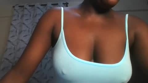 Snapshot of hottie_vera chatting on May 2026 09:00:02 PM vera online show from May 2026 09:00:02 PM