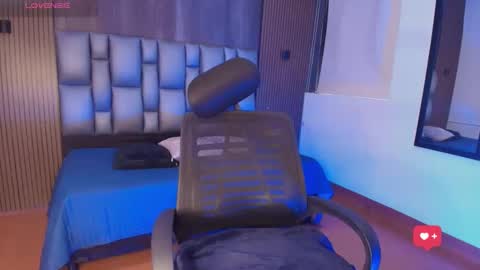 Juls online show from May 2026 06:59:01 PM