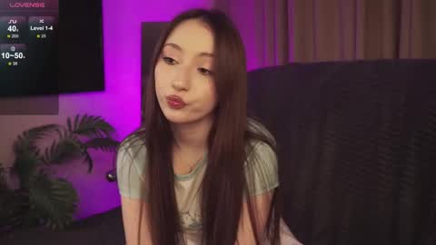 hottpeachh online show from December 2025 01:27:01 PM