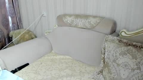 hotty_bell8 online show from June 2026 05:23:01 PM