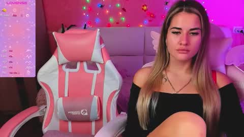 Ivanna and Jessica online show from October 2025 06:04:02 AM