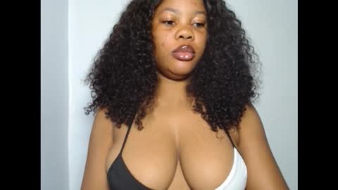 hotty_lora889 online show from October 2025 06:58:02 AM