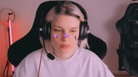 Nessie and Jessie online show from December 2024 05:12:01 PM