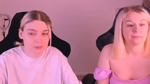 Nessie and Jessie online show from January 2025 07:40:01 PM