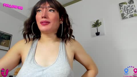 crishinahotty online show from December 2024 07:05:01 AM