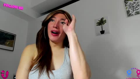 crishinahotty online show from December 2024 01:22:01 PM